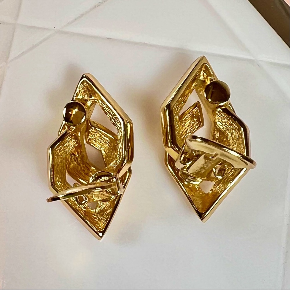 Christian Dior Abstract Gold Clip-On Earrings - Picture 7 of 9